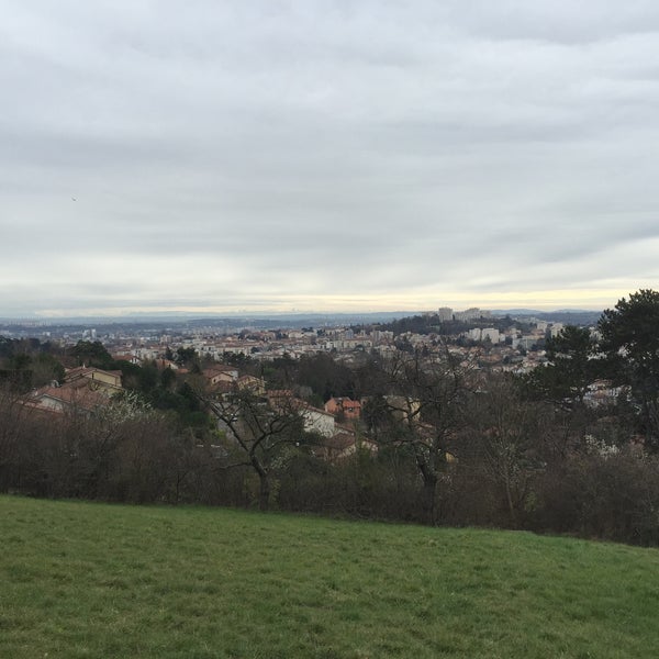 Numéros de téléphone de Salope dans Sainte-Foy-les-Lyon, France